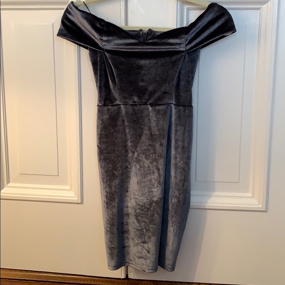 Re:Named Blue Velvet Off The Shoulder Dress - Picture 2 of 4